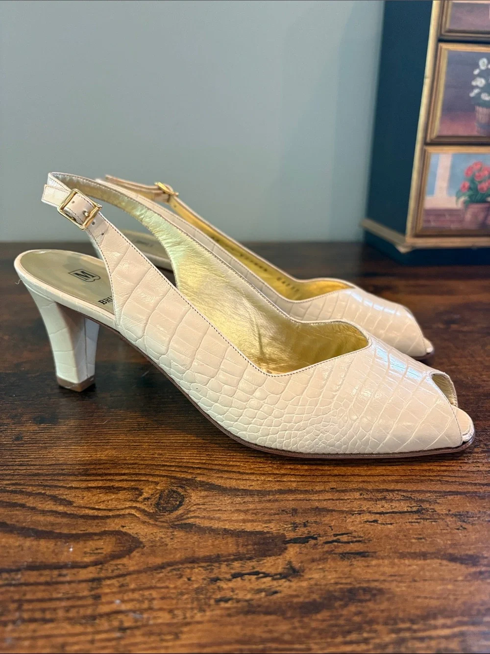 Bruno Magli Cream Croc-Embossed Peep-Toe Slingback Heels Size 7.5